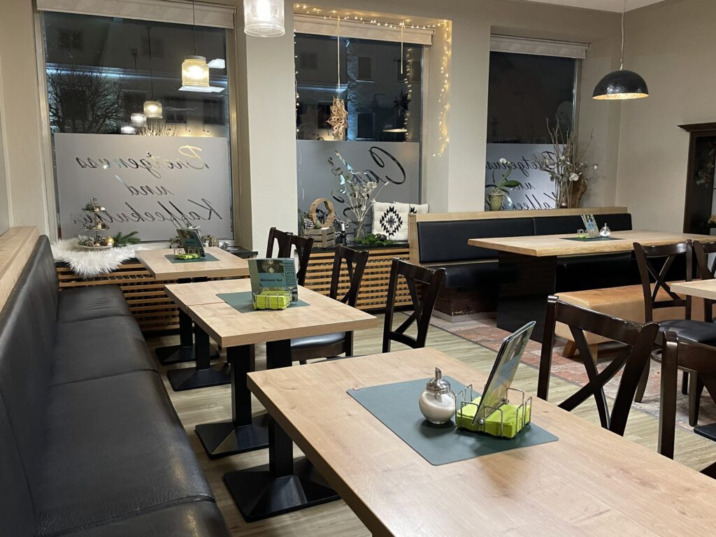 Blick in's Café Gangkofen