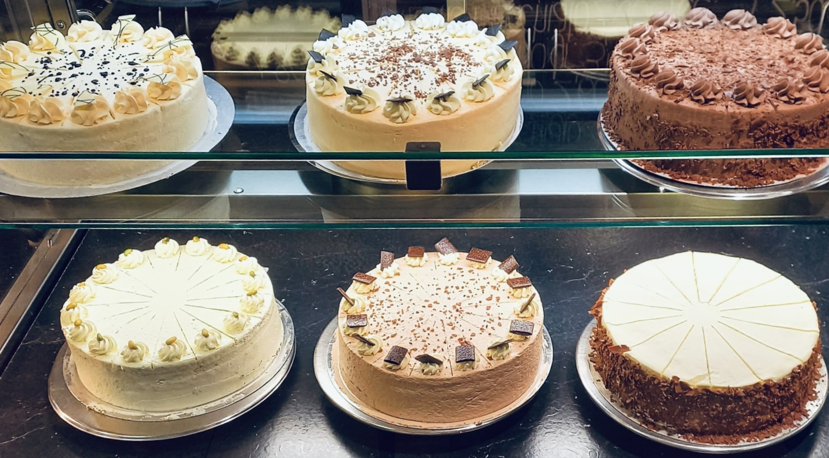 Blick auf die Tortentheke